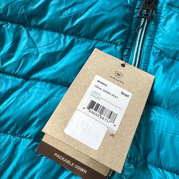 Ariat ideal down packable lightweight atomic blue zipper vest small NWT - Picture 3 of 7